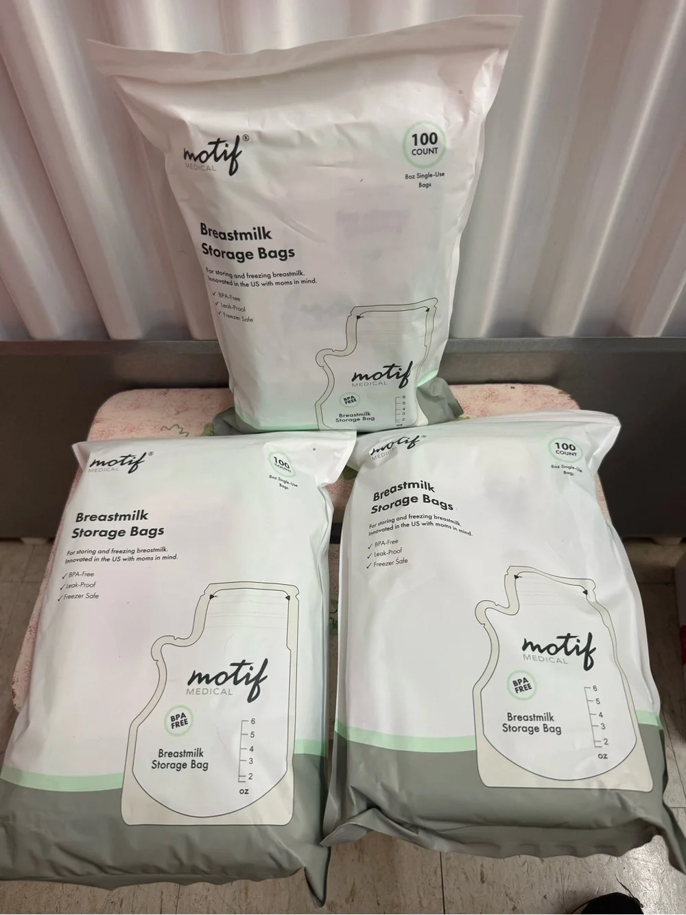 motif Breastmilk Storage Bags - White & Light Gray (3 Packs) 300